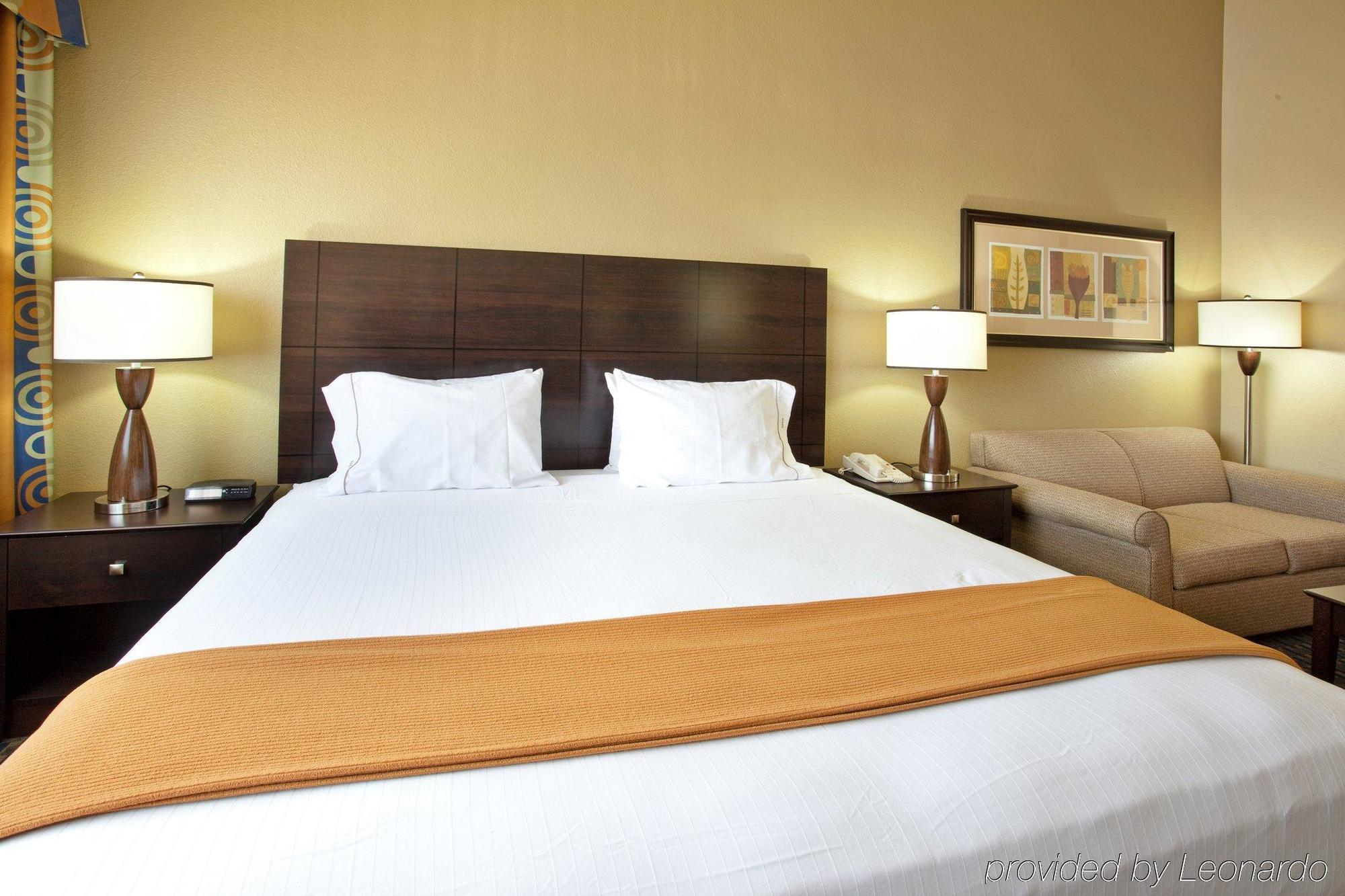 Holiday Inn Express & Suites Phoenix/Chandler Habitación foto