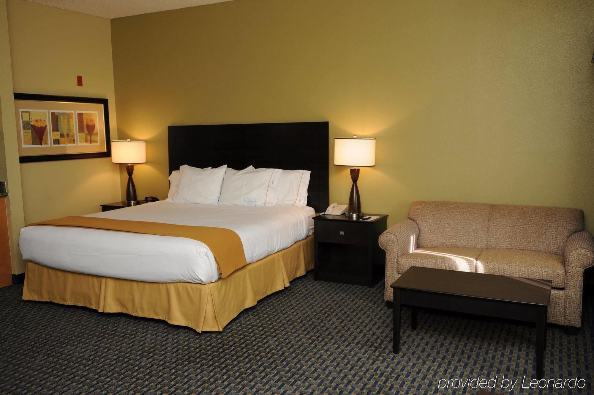Holiday Inn Express & Suites Phoenix/Chandler Habitación foto